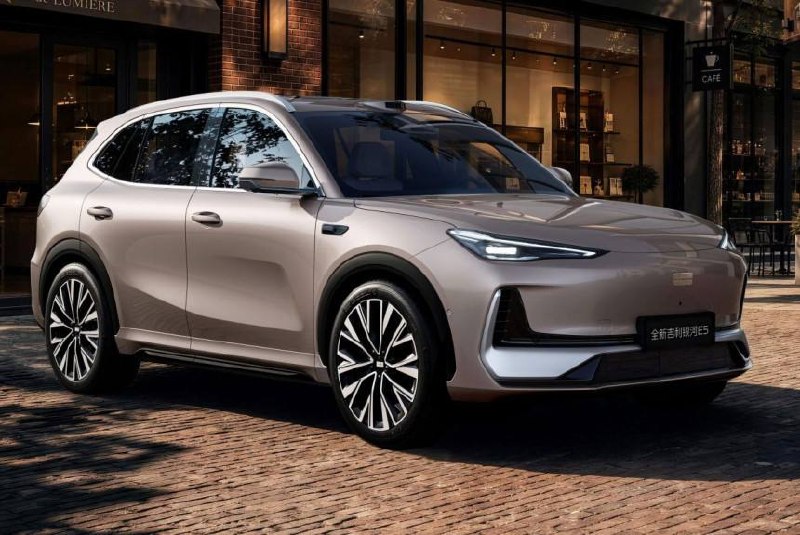 Электромобиль Geely Galaxy E5 (EX5) обновился в Китае Электромобиль Geely Galaxy E5 (EX5) обновился в Китае