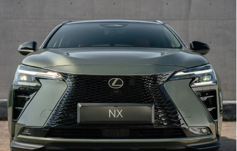 Lexus NX 2027: названы российские цены и новые опции обновлённого кроссовера
