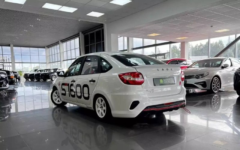 Гоночная Лада Гранта Sport S1600 продается почти за 3 млн рублей