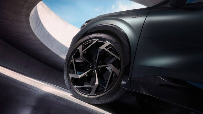 Renault Rafale Hypnotic: самый дорогой кроссовер в истории марки Renault Rafale Hypnotic: самый дорогой кроссовер в истории марки
