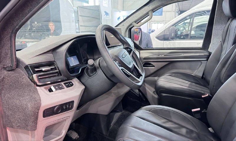 АВТОВАЗ представил бронированный минивэн SKM M9 на «Комтрансе» АВТОВАЗ представил бронированный минивэн SKM M9 на «Комтрансе»
