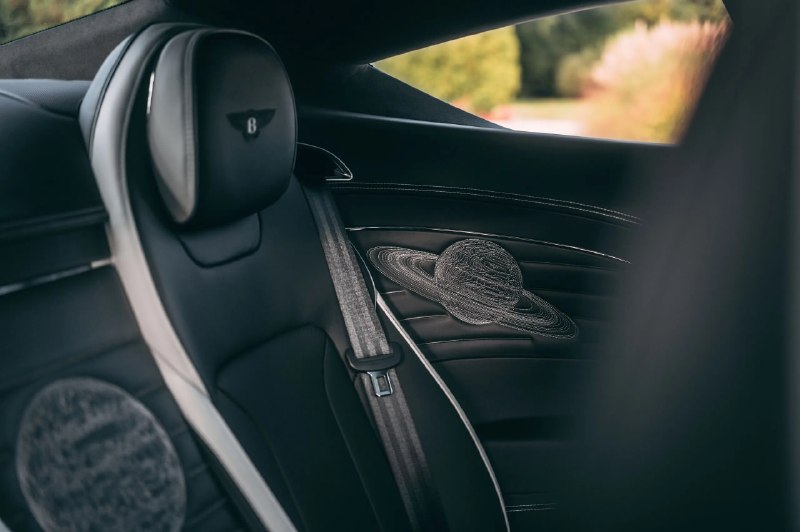 Bentley выпустила космическую коллекцию Continental в честь Коперника Bentley выпустила космическую коллекцию Continental в честь Коперника