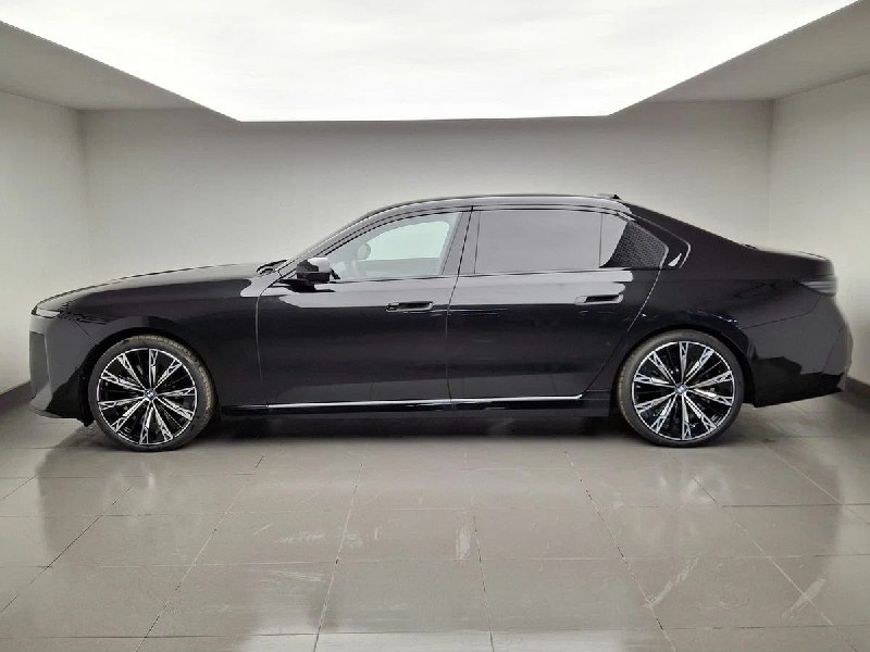 Обновлённый BMW 7 серии G70 вышел на российский рынок: объявлены цены Обновлённый BMW 7 серии G70 вышел на российский рынок: объявлены цены