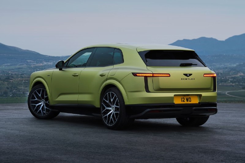 Bentley представила первый электрический кроссовер Torcal Bentley представила первый электрический кроссовер Torcal