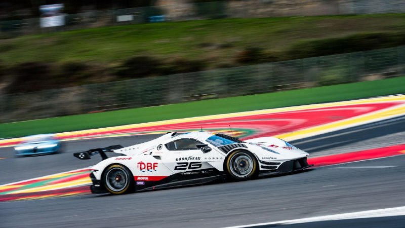 Российский гимн снова прозвучал на европейской гонке благодаря победе Rossa Racing