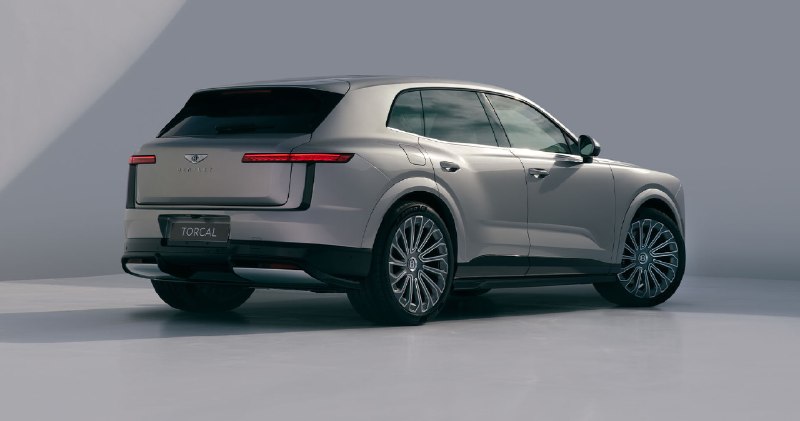 Bentley представила электрический кроссовер Torcal