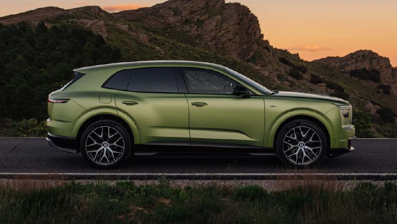 Bentley представила электрический кроссовер Torcal