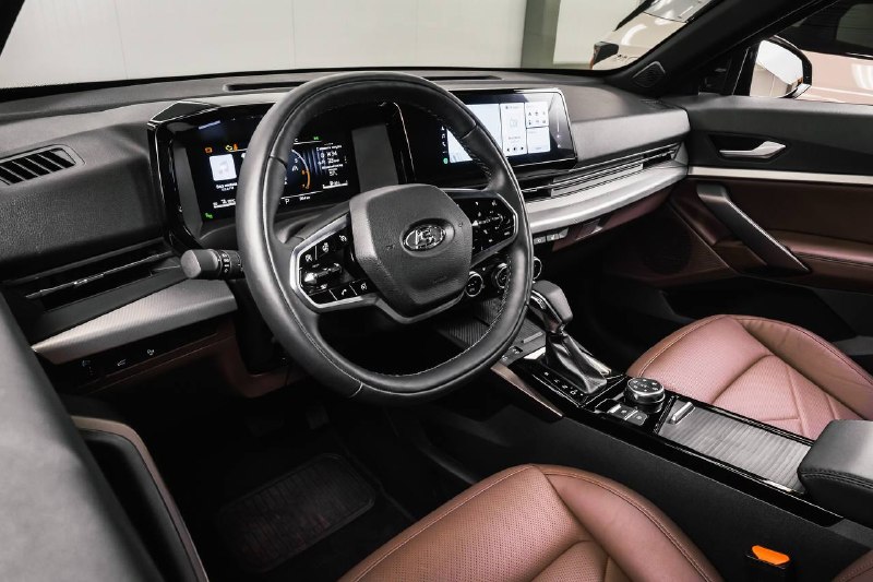 В Тольятти стартовало серийное производство кроссовера Lada Azimut В Тольятти стартовало серийное производство кроссовера Lada Azimut