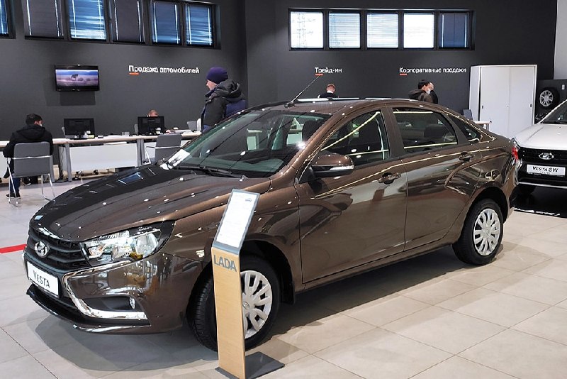 АвтоВАЗ использует рост утильсбора для повышения цен на Lada АвтоВАЗ использует рост утильсбора для повышения цен на Lada