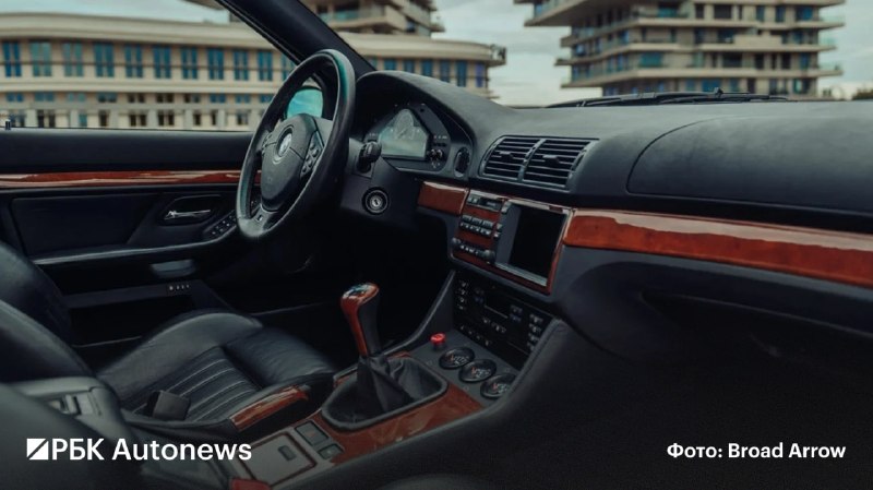 Единственный BMW M5 с двигателем Volkswagen W10 выставлен на аукцион Broad Arrow Единственный BMW M5 с двигателем Volkswagen W10 выставлен на аукцион Broad Arrow