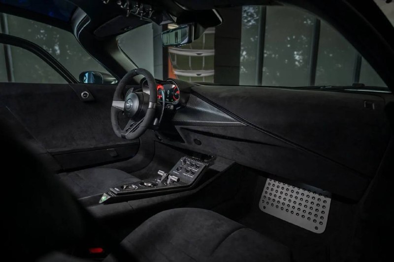 Alfa Romeo показала единственную в мире 33 Stradale Perla Nera Alfa Romeo показала единственную в мире 33 Stradale Perla Nera