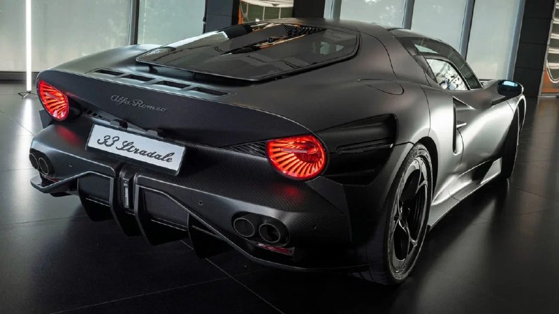 Alfa Romeo представила эксклюзивный суперкар 33 Stradale Perla Nera Alfa Romeo представила эксклюзивный суперкар 33 Stradale Perla Nera