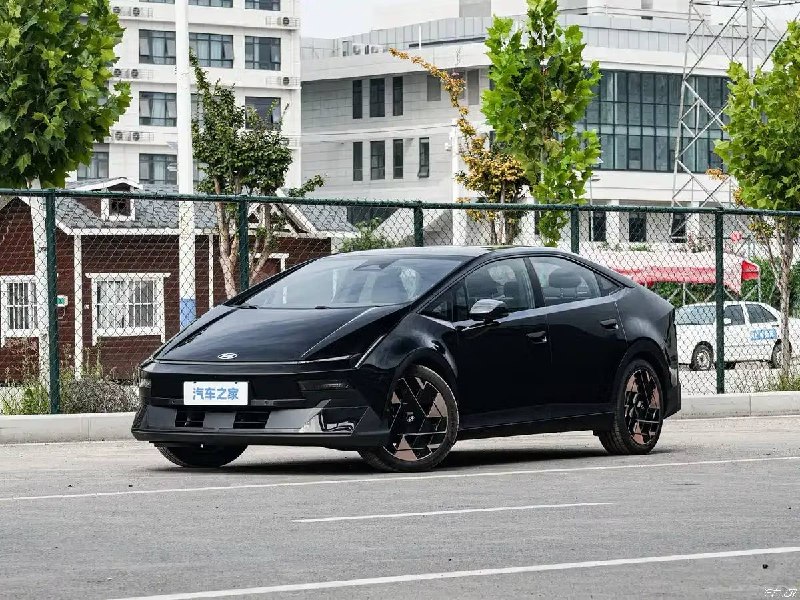 Hyundai Ioniq V: премиальный электролифтбек в Китае по цене Гранты Hyundai Ioniq V: премиальный электролифтбек в Китае по цене Гранты