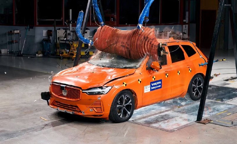 Как Volvo испытывает автомобили на столкновение с лосем Как Volvo испытывает автомобили на столкновение с лосем
