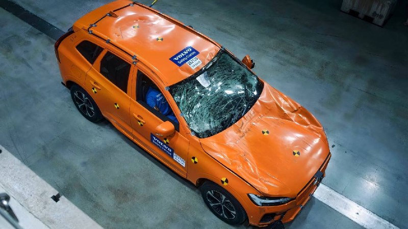Как Volvo испытывает автомобили на столкновение с лосем Как Volvo испытывает автомобили на столкновение с лосем