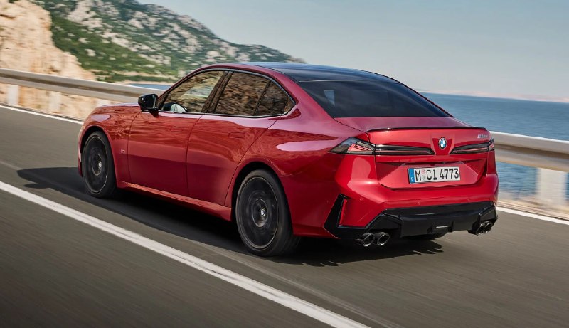BMW представила новую 3 серию: 443 л.с. и 4,1 секунды до сотни BMW представила новую 3 серию: 443 л.с. и 4,1 секунды до сотни