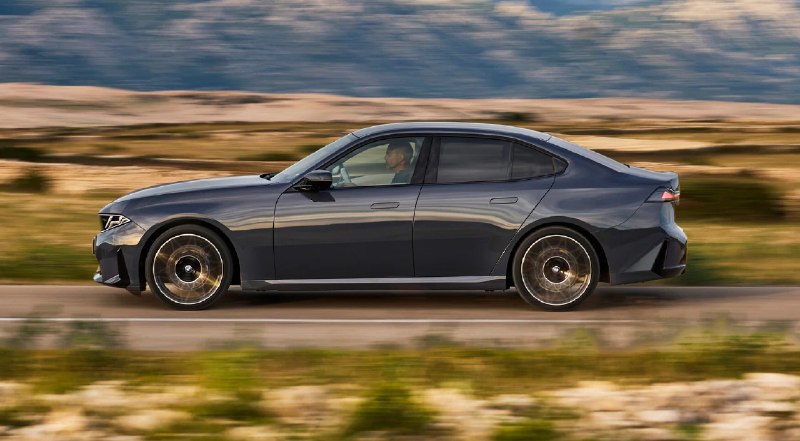 BMW представила новую 3 серию: 443 л.с. и 4,1 секунды до сотни BMW представила новую 3 серию: 443 л.с. и 4,1 секунды до сотни