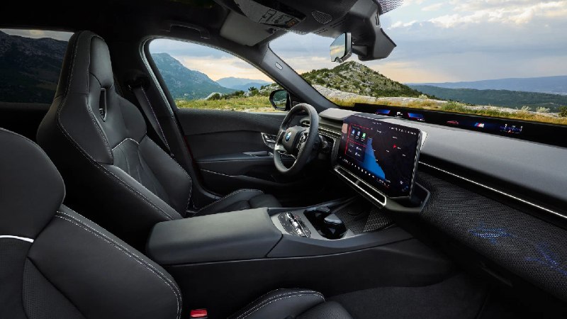 BMW представила новую 3 серию: 443 л.с. и 4,1 секунды до сотни BMW представила новую 3 серию: 443 л.с. и 4,1 секунды до сотни