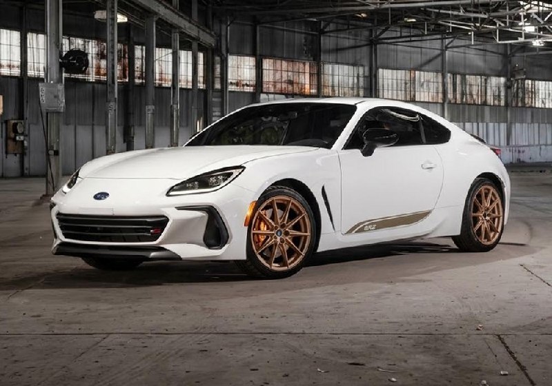 Subaru представила юбилейные BRZ ZC15 и WRX GD25 для ценителей марки