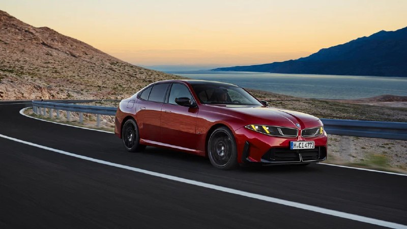 BMW 3 серии сохранила ДВС: новая «тройка» стала гибридом и спорткаром BMW 3 серии сохранила ДВС: новая «тройка» стала гибридом и спорткаром