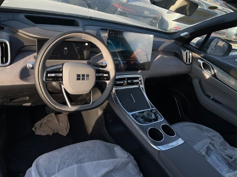 Geely Galaxy M7 — гибридный кроссовер среднего класса с запасом хода 1730 км