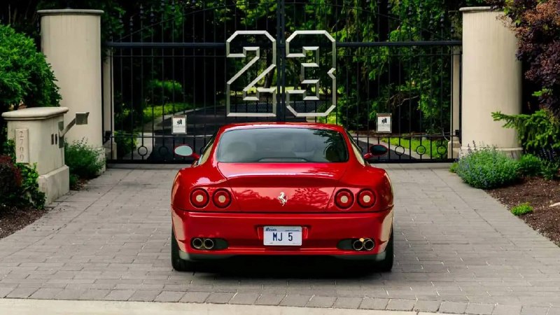 Ferrari Майкла Джордана продали за рекордные $2,7 млн