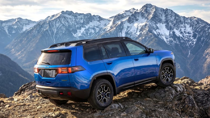 Jeep Cherokee Trailhawk: внедорожная версия с гибридом Jeep Cherokee Trailhawk: внедорожная версия с гибридом
