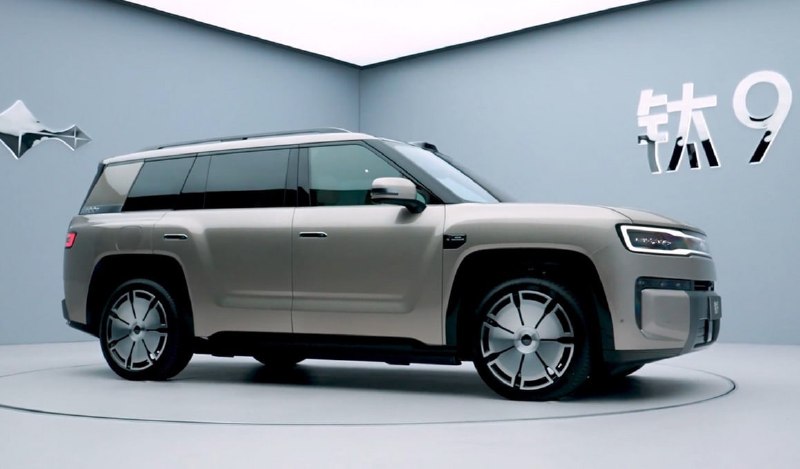 BYD готовит к продаже флагманский кроссовер FangChengBao Tai 9