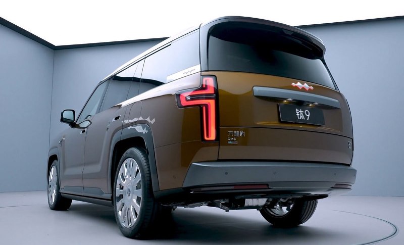 BYD готовит к продаже флагманский кроссовер FangChengBao Tai 9