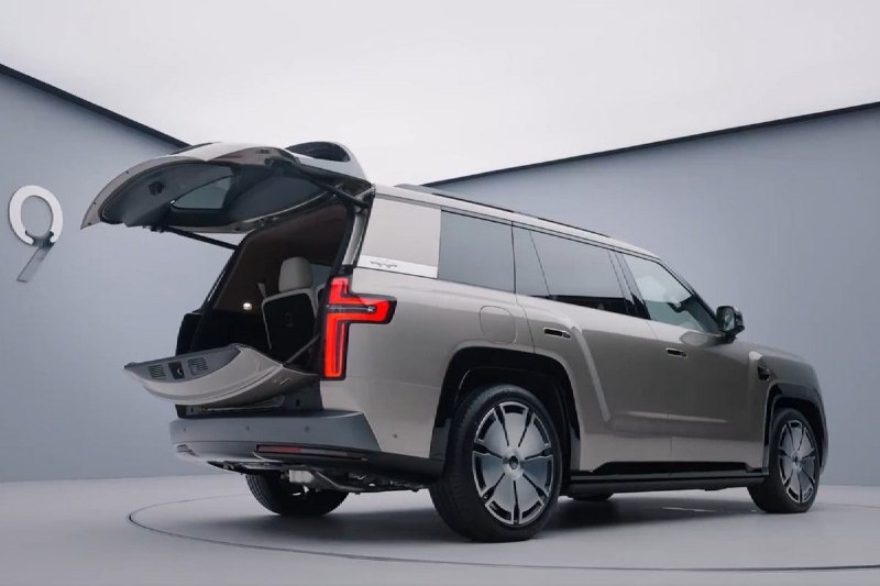 BYD готовит к продаже флагманский кроссовер FangChengBao Tai 9