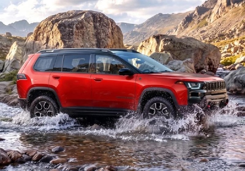 Jeep Cherokee Trailhawk: новая внедорожная версия с гибридом и понижайкой