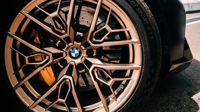 BMW представил сверхлёгкие диски для M5: минус 20% веса и новые возможности дизайна BMW представил сверхлёгкие диски для M5: минус 20% веса и новые возможности дизайна