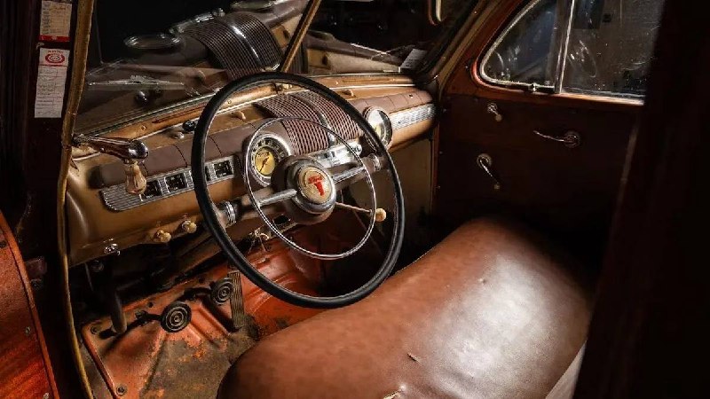 Ford Super Deluxe Station Wagon 1946: редкий Woodie с деревянным кузовом на аукционе Ford Super Deluxe Station Wagon 1946: редкий Woodie с деревянным кузовом на аукционе