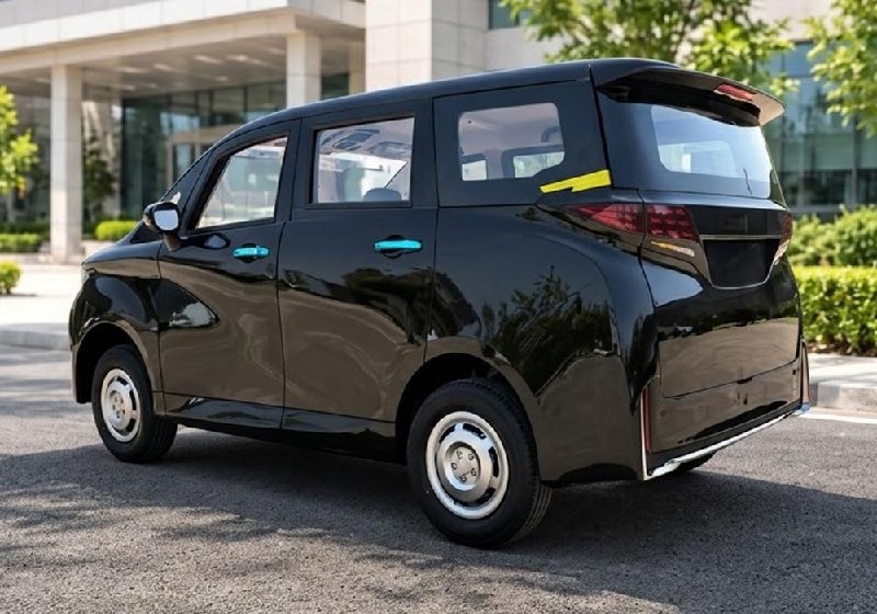 В Пакистане показали Nora Metro — свой вариант Toyota Alphard В Пакистане показали Nora Metro — свой вариант Toyota Alphard