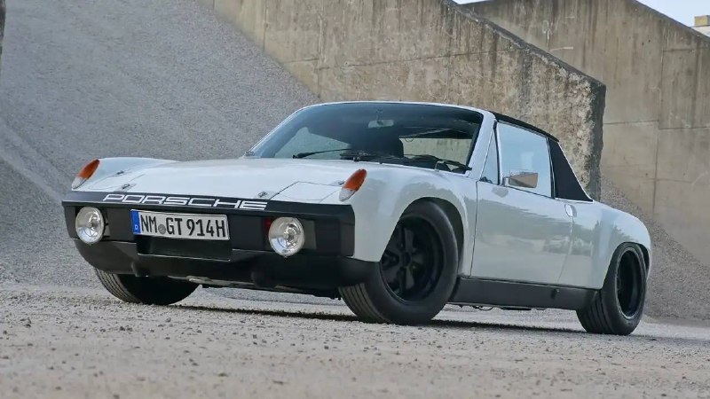 Дизайнер Lamborghini продал уникальный Porsche 914/6 за $225 тысяч