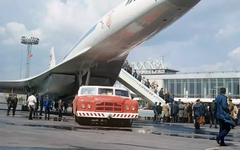 МАЗ-541: аэродромный тягач с базой длиннее, чем у ЗИЛ-114