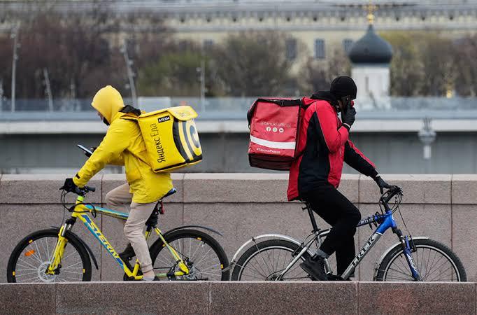 Московских курьеров обяжут сдать тест на знание ПДД с 15 октября