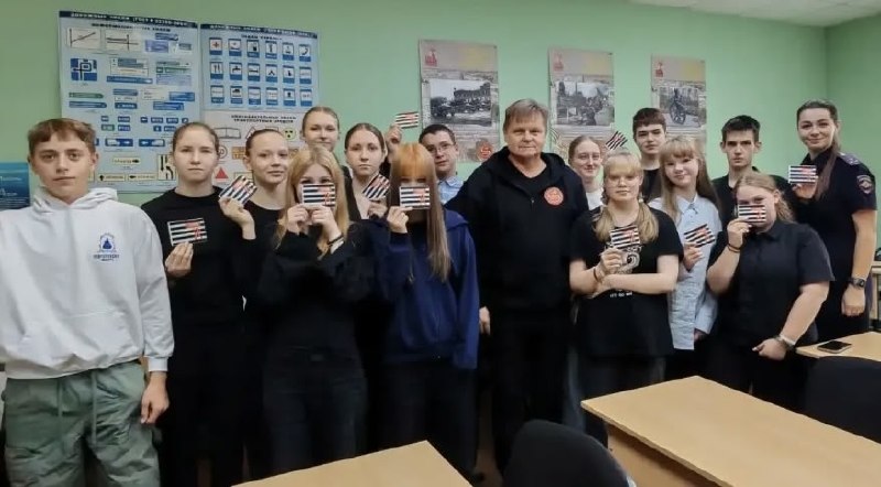 В Великом Новгороде провели лекцию по профилактике детского дорожно-транспортного травматизма