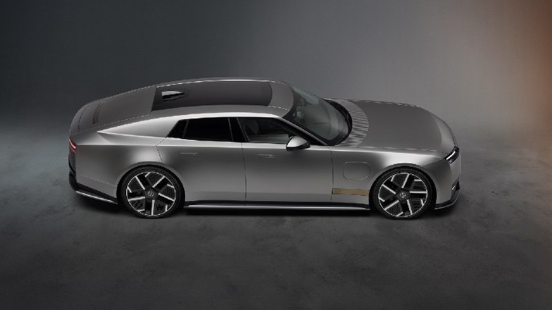 Jaguar показал серийный Type 01 — 1015-сильный электрокар новой эры Jaguar показал серийный Type 01 — 1015-сильный электрокар новой эры