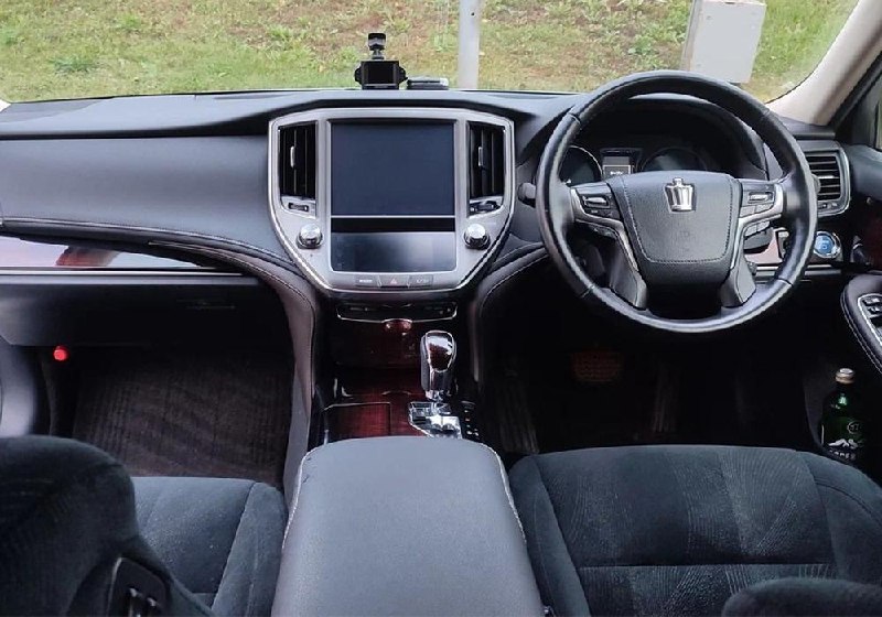 «Любовь с первого взгляда»: отзыв о Toyota Crown 2017