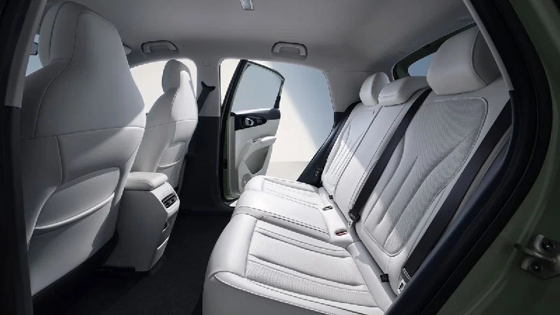 Geely EX2 приедет в Россию: что известно об электрическом хэтчбеке