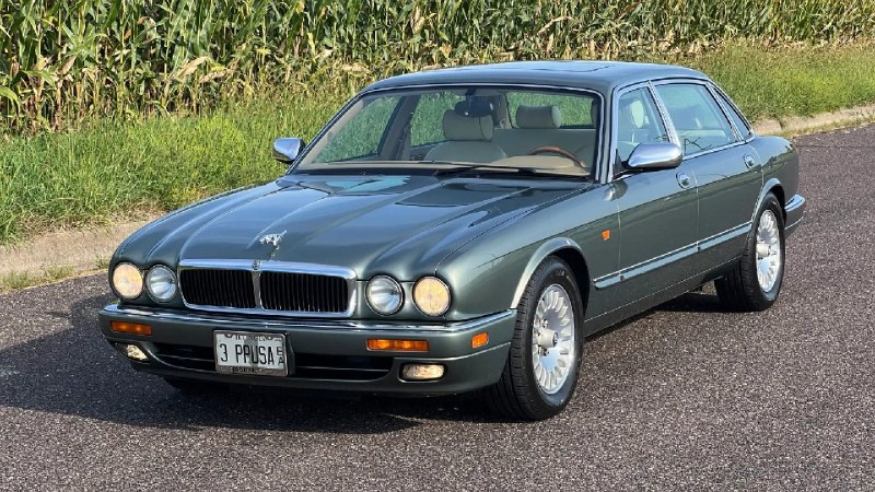Ford потратил $122 млн на прощальный Jaguar XJ12 X305 с V12