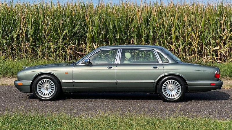 Ford потратил $122 млн на прощальный Jaguar XJ12 X305 с V12
