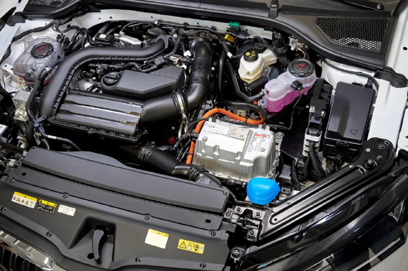 Skoda Octavia пополнилась двумя гибридами мощностью 136 и 170 л.с.