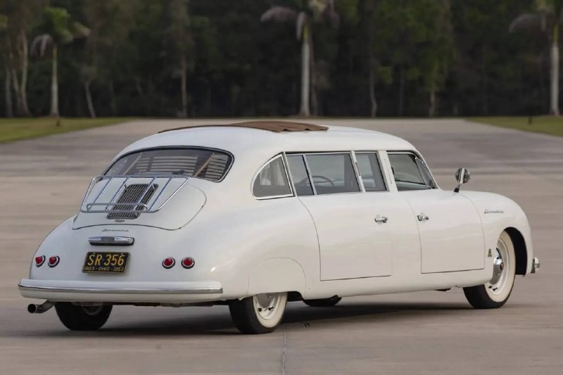 Porsche 356 превратили в свадебный лимузин и выставили на аукцион
