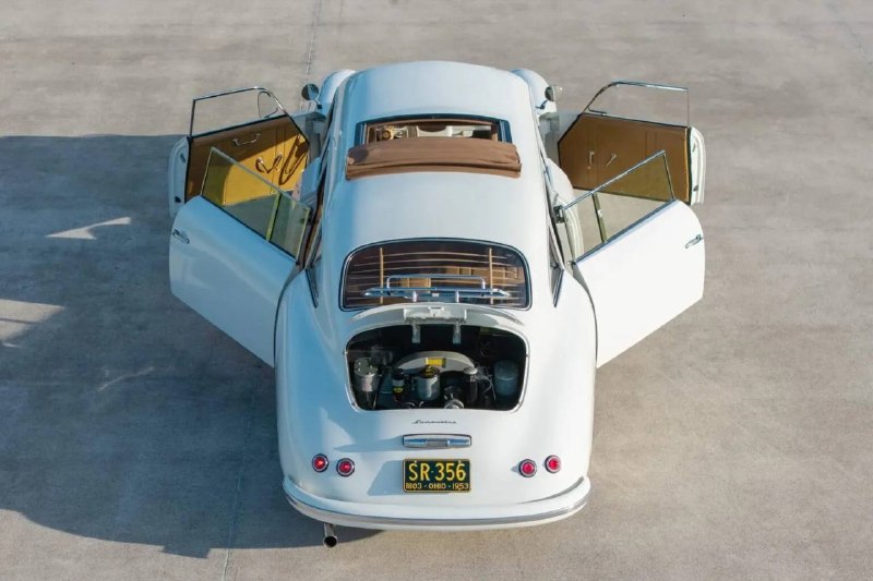 Porsche 356 превратили в свадебный лимузин и выставили на аукцион