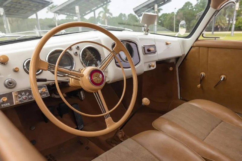Самый странный Porsche 356: свадебный лимузин выставили на аукцион