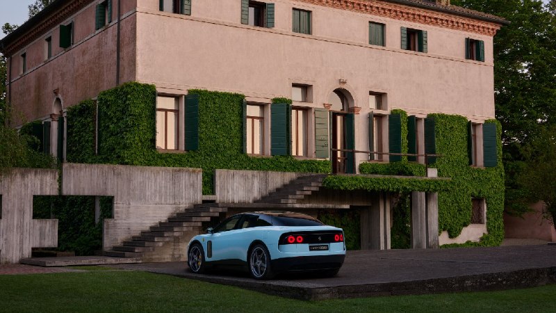Первый электрический Ferrari Luce появился благодаря совету Джеффа Безоса