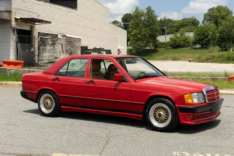 В США продают единственный Mercedes-Benz 190E Callaway с турбомотором В США продают единственный Mercedes-Benz 190E Callaway с турбомотором