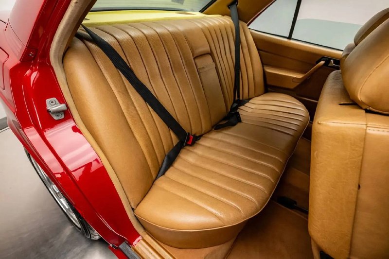 В США продают единственный Mercedes-Benz 190E Callaway с турбомотором В США продают единственный Mercedes-Benz 190E Callaway с турбомотором